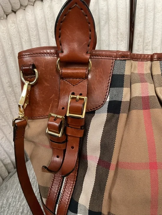 Burberry bags - Picture 4 of 16